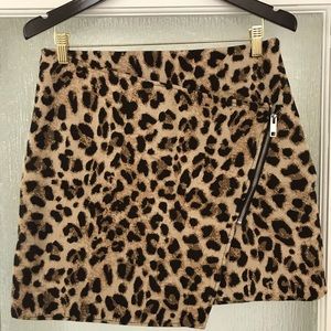 Asymmetric leopard skirt